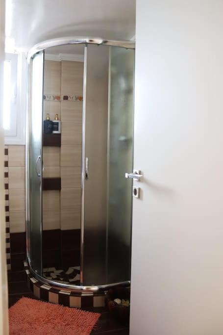 Άνετο Και Βολικό Διαμέρισμα Афіни Екстер'єр фото